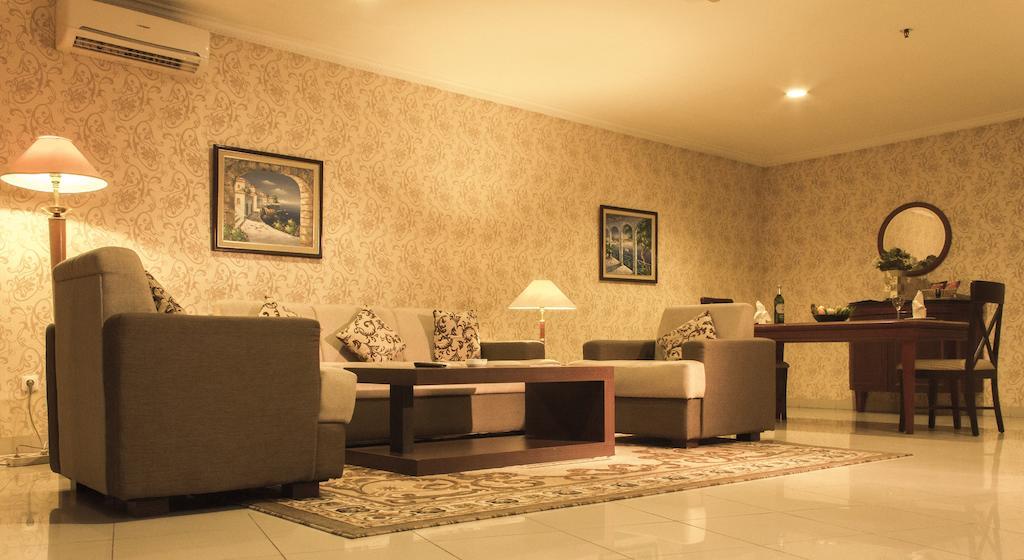 Travellers Suites Serviced Apartments Медан Экстерьер фото