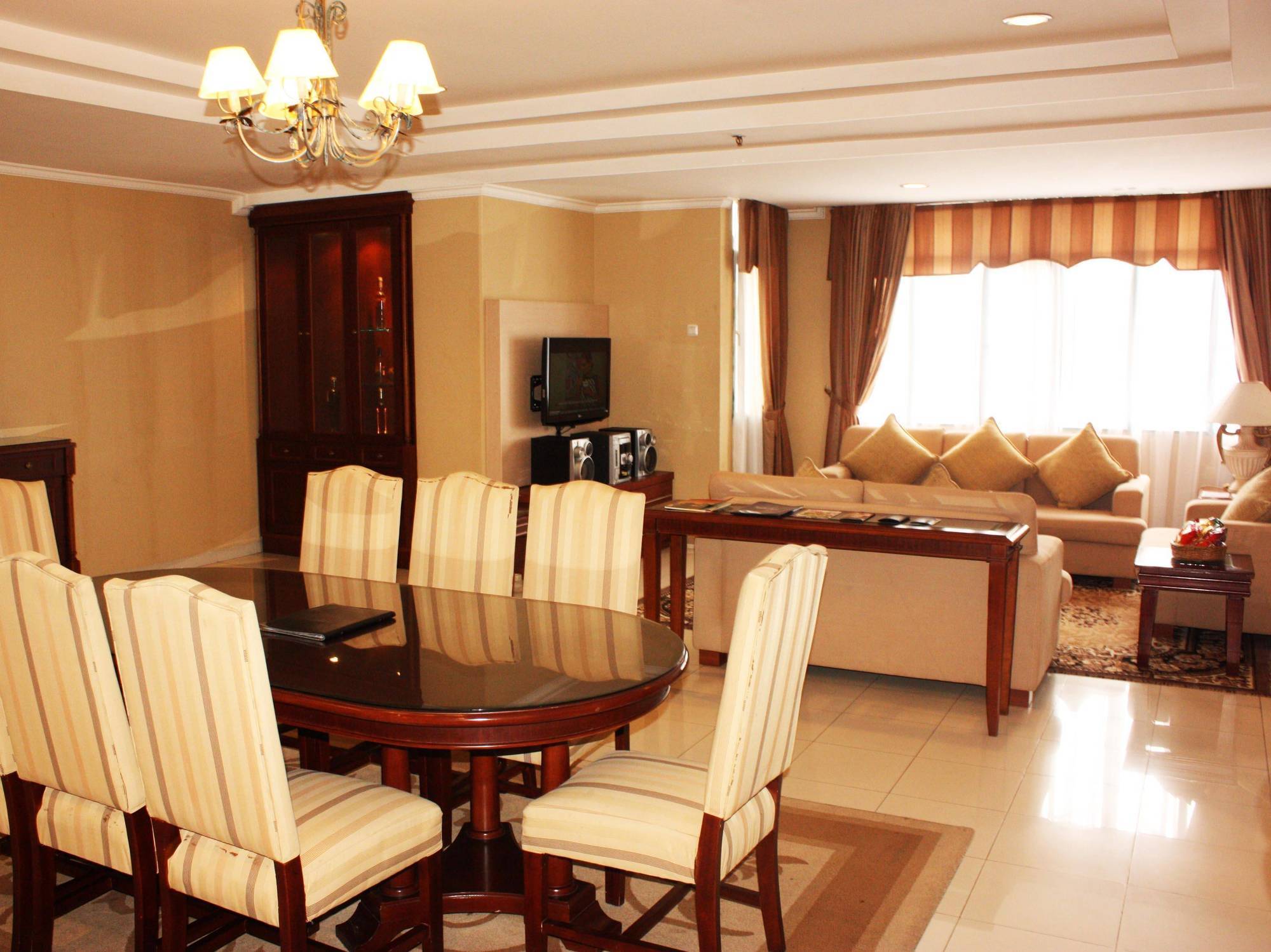 Travellers Suites Serviced Apartments Медан Экстерьер фото