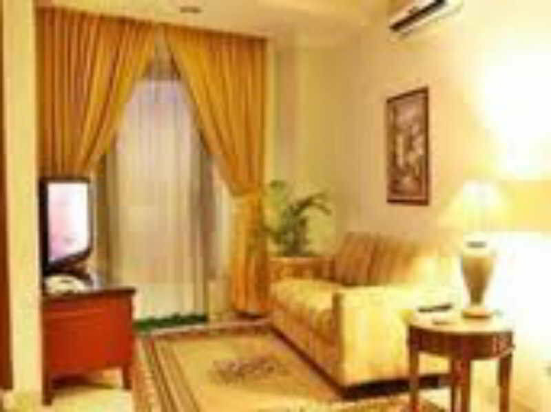 Travellers Suites Serviced Apartments Медан Экстерьер фото